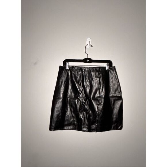 Windsor Dresses & Skirts - Windsor faux leather skirt size XL